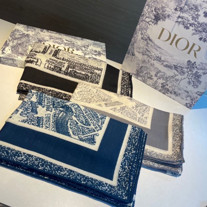 CHRISTIAN DIOR